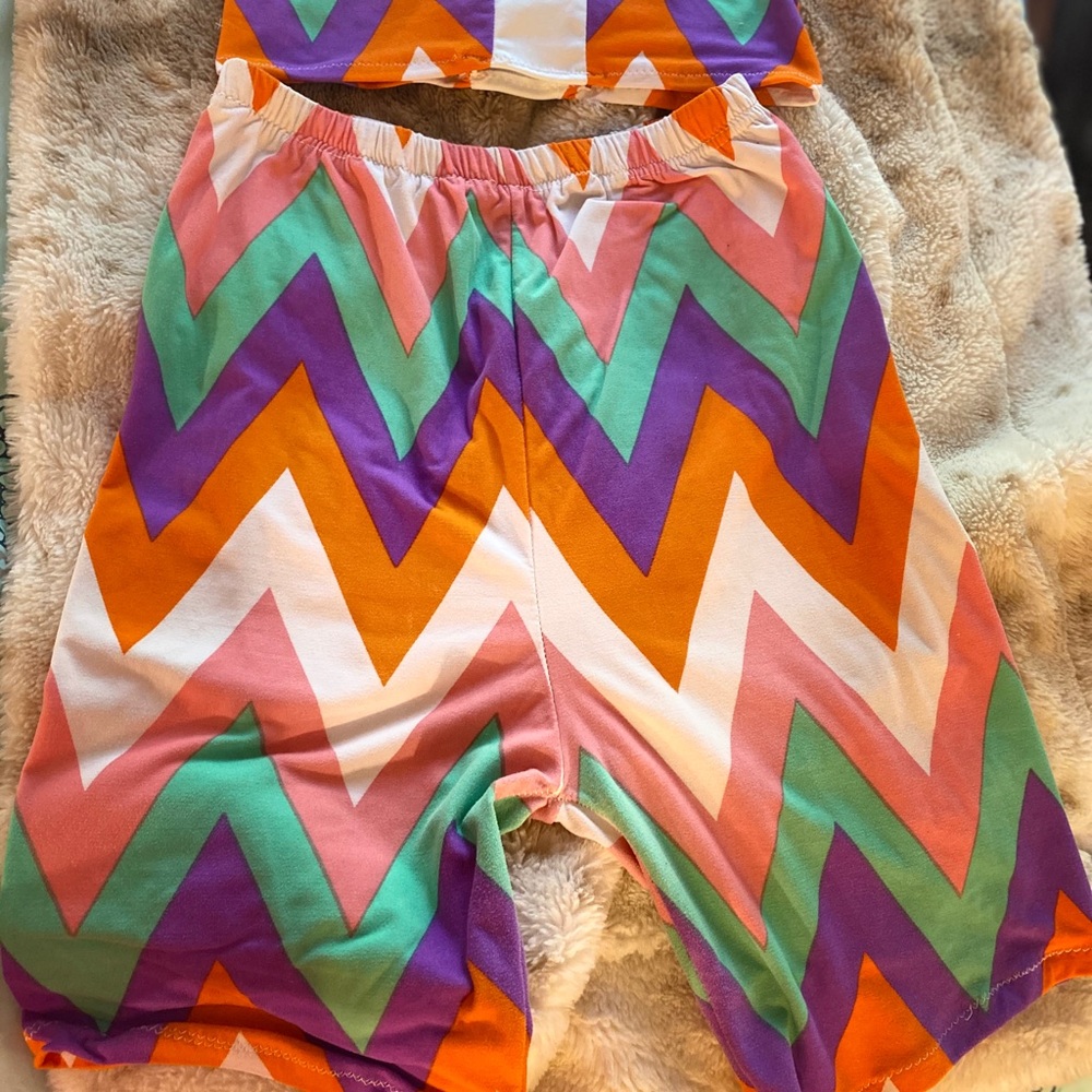 Shorts Set - Picture 3 of 4